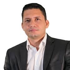 Eliecer Avila, Influencer , emprendor y CEO de Isas house 